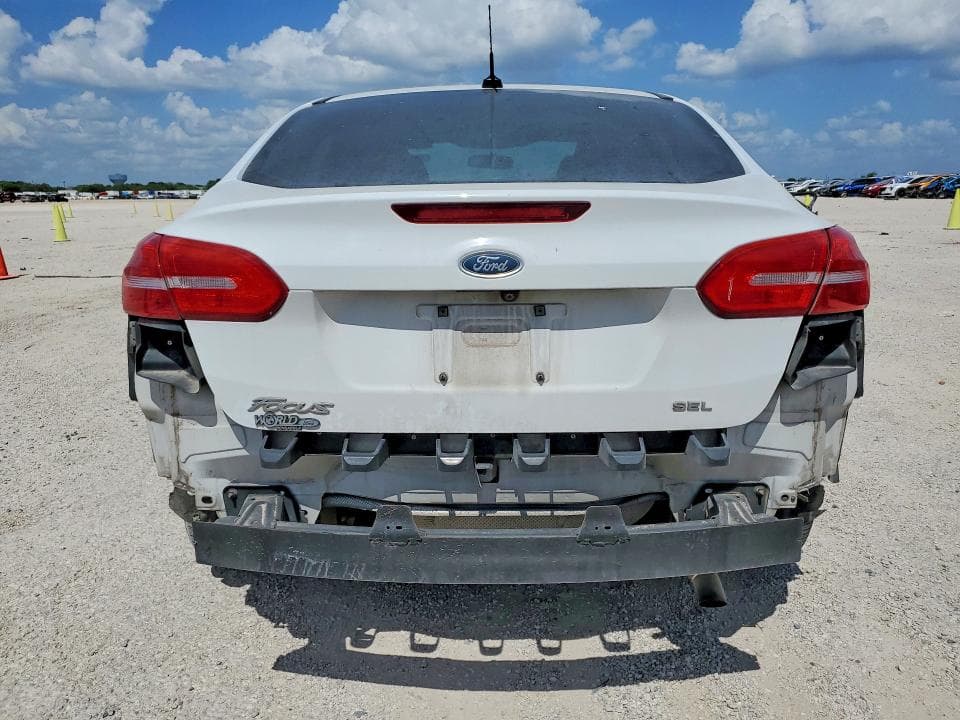 2017 FORD FOCUS SEL 6