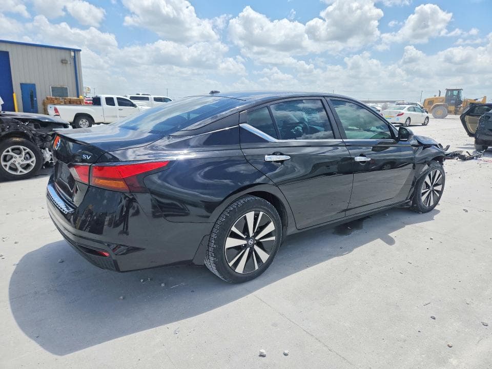 2021 NISSAN ALTIMA SV 3