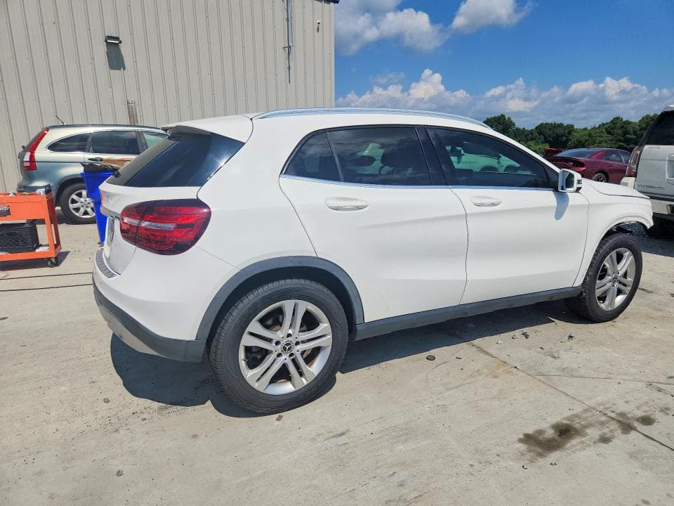 2020 MERCEDES-BENZ GLA 250 3