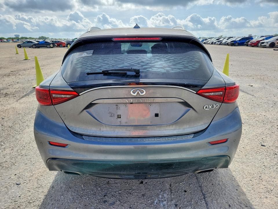 2019 INFINITI QX30 LUXE 6