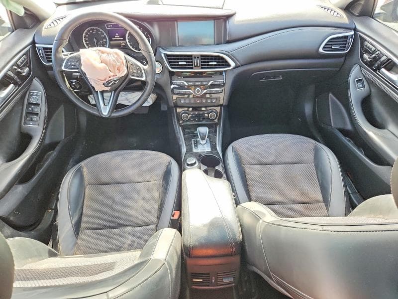 2019 INFINITI QX30 LUXE 8