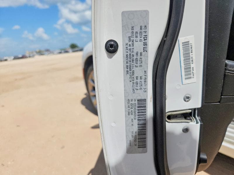 2019 CHRYSLER 300 LIMITED 13