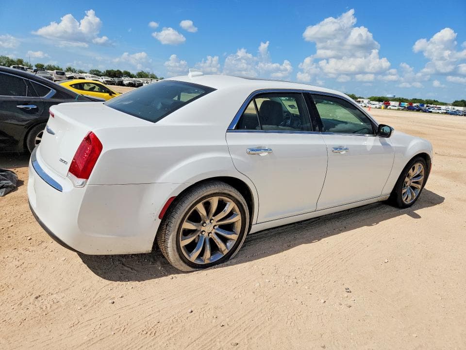 2019 CHRYSLER 300 LIMITED 3