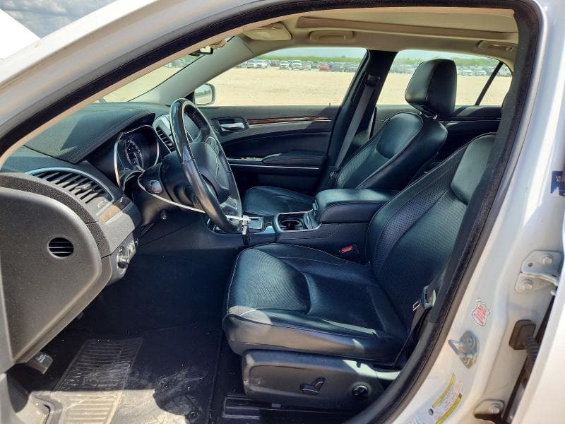 2019 CHRYSLER 300 LIMITED 7