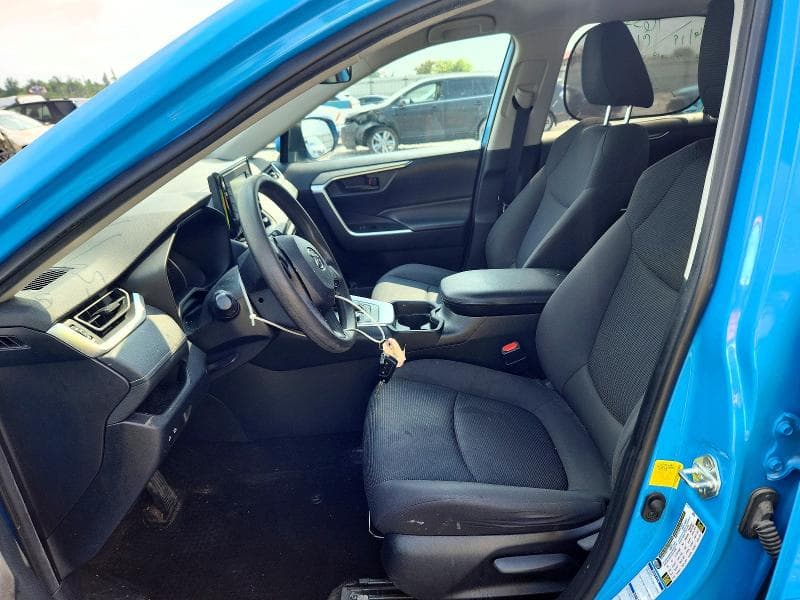 2019 TOYOTA RAV4 LE 7