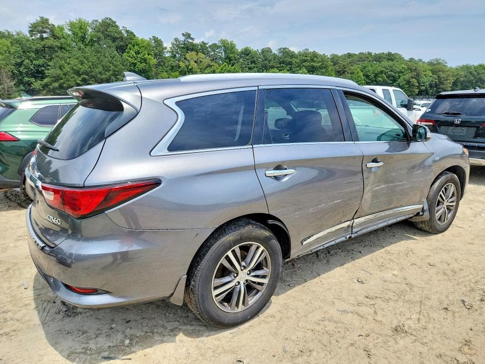 2017 INFINITI QX60 BASE 3