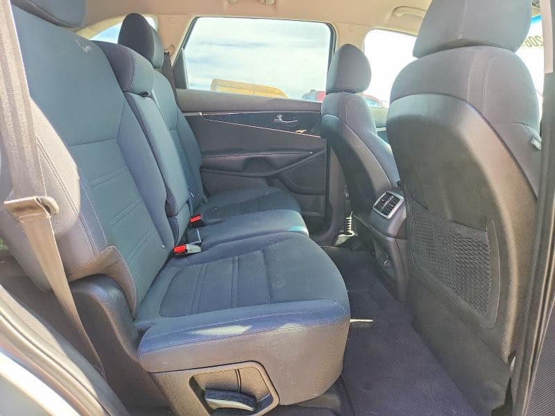 2018 KIA SORENTO L 11
