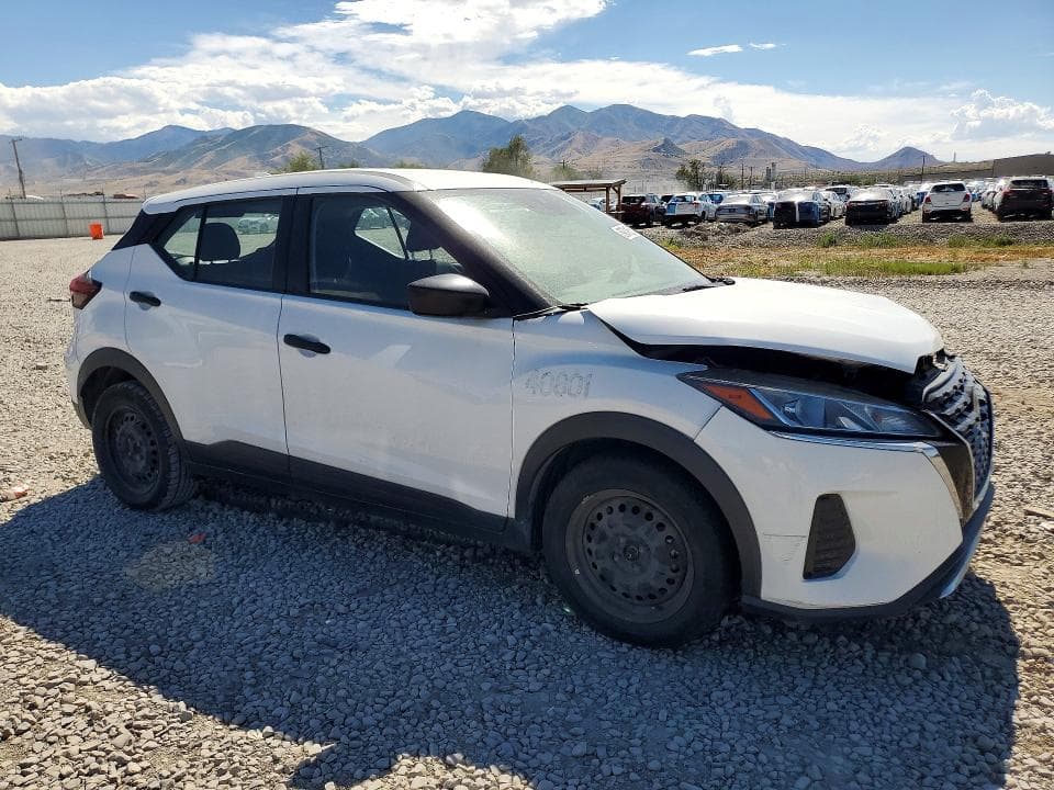2023 NISSAN KICKS S 4