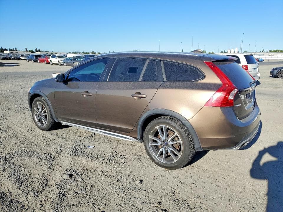 2017 VOLVO V60 CROSS COUNTRY PREMIER 2
