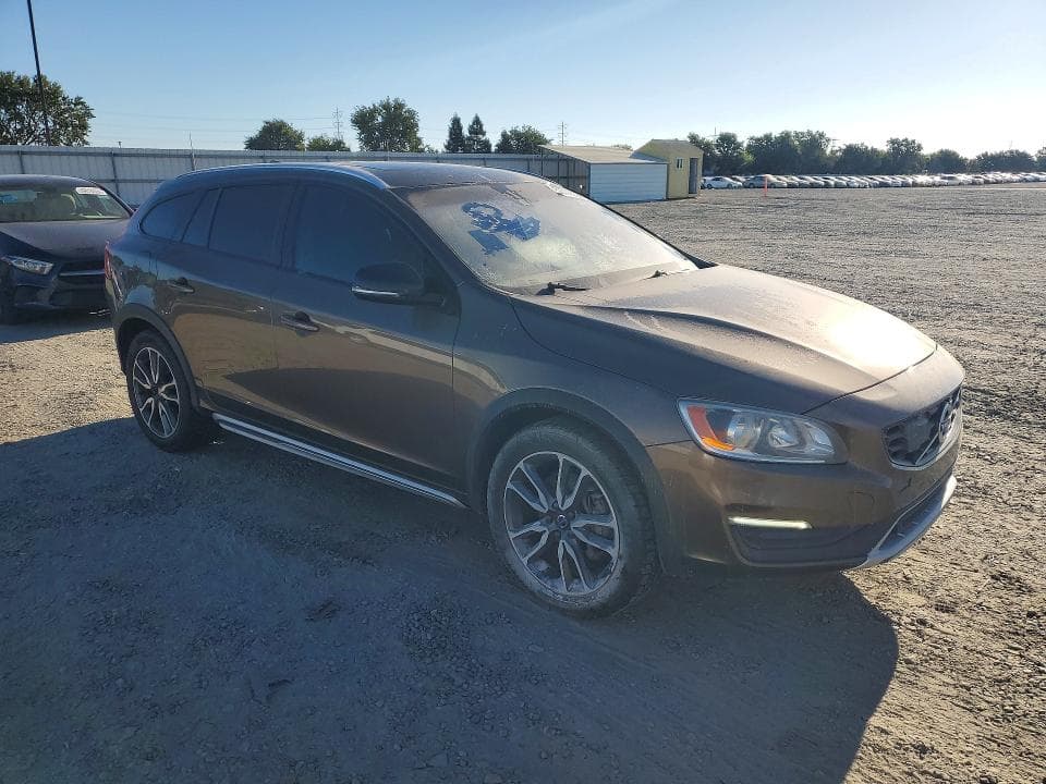 2017 VOLVO V60 CROSS COUNTRY PREMIER 4