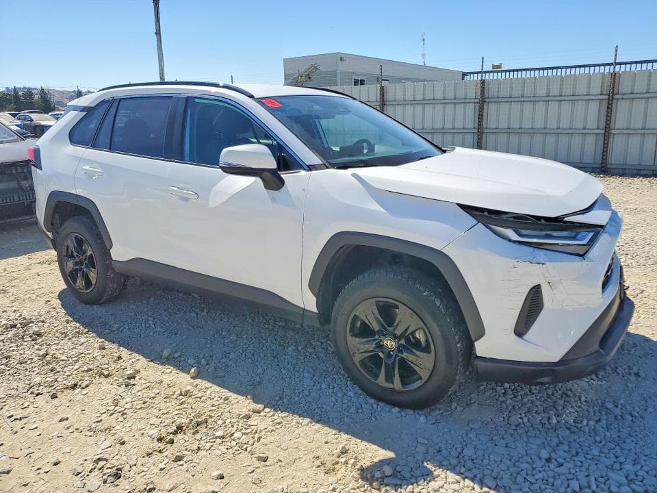 2022 TOYOTA RAV4 XLE 4