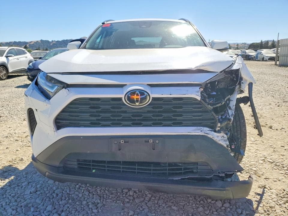 2022 TOYOTA RAV4 XLE 5