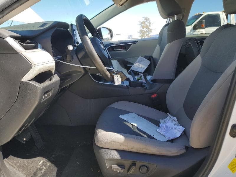 2022 TOYOTA RAV4 XLE 7