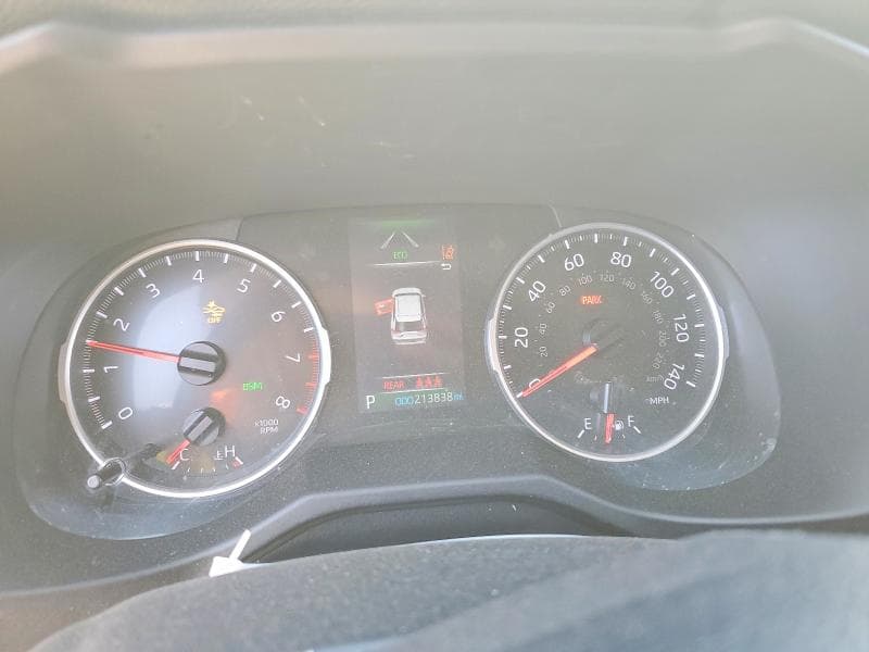 2022 TOYOTA RAV4 XLE 9