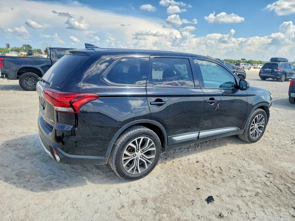 2018 MITSUBISHI OUTLANDER SE 3