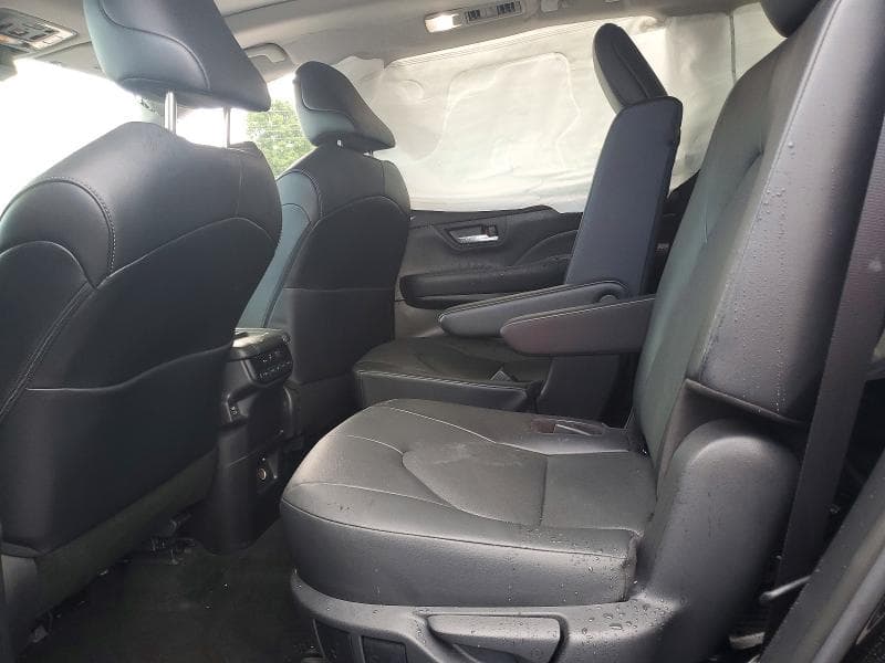 2024 TOYOTA GRAND HIGHLANDER XLE 11