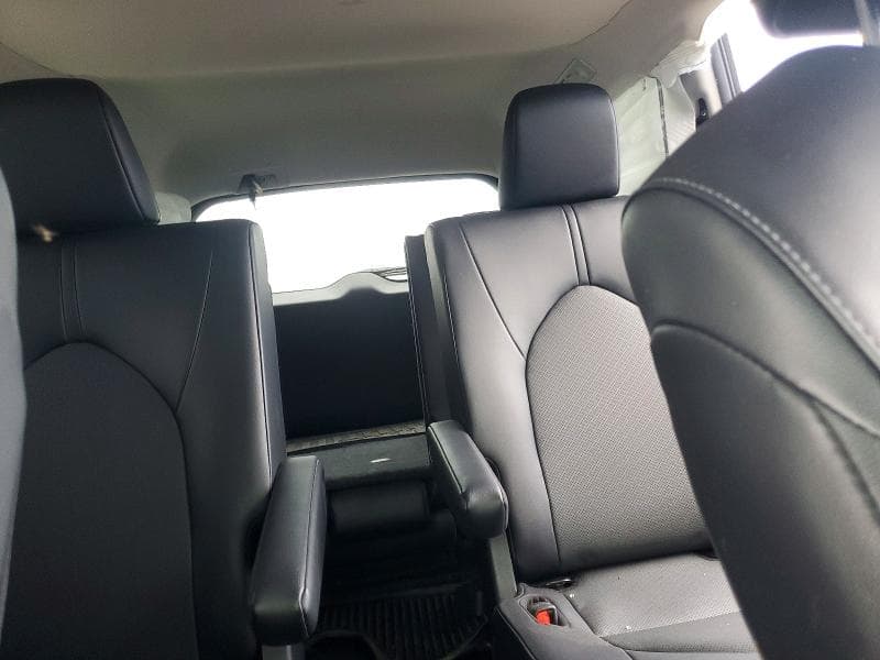 2024 TOYOTA GRAND HIGHLANDER XLE 10