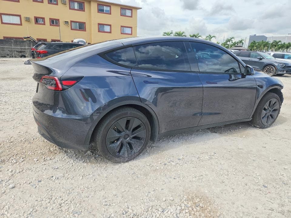 2025 TESLA MODEL Y 3