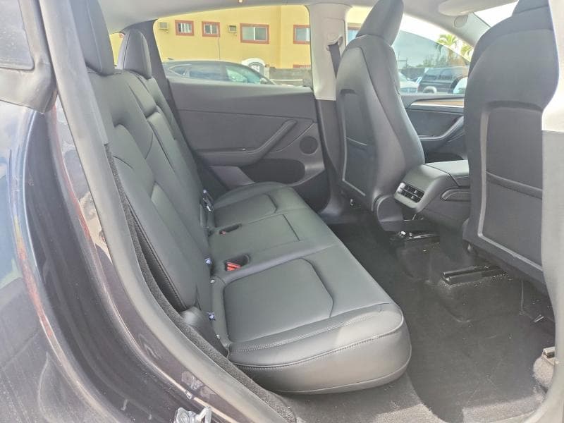 2025 TESLA MODEL Y 10