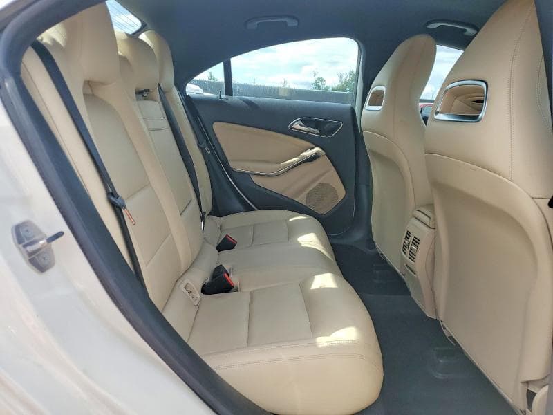 2018 MERCEDES-BENZ CLA 250 4MATIC 10