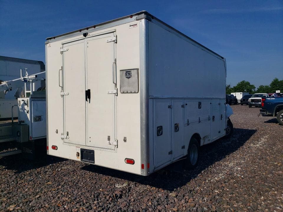 2020 GMC SAVANA CUTAWAY G4500 3