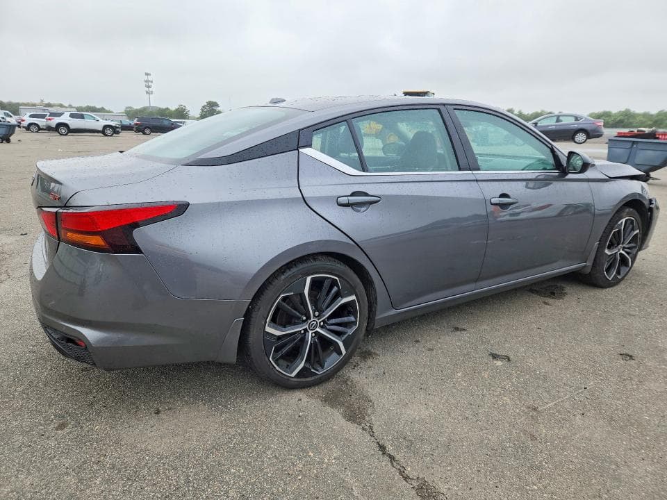 2025 NISSAN ALTIMA SR 3