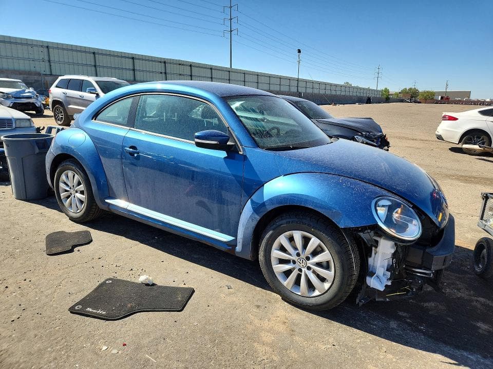 2019 VOLKSWAGEN BEETLE S 4