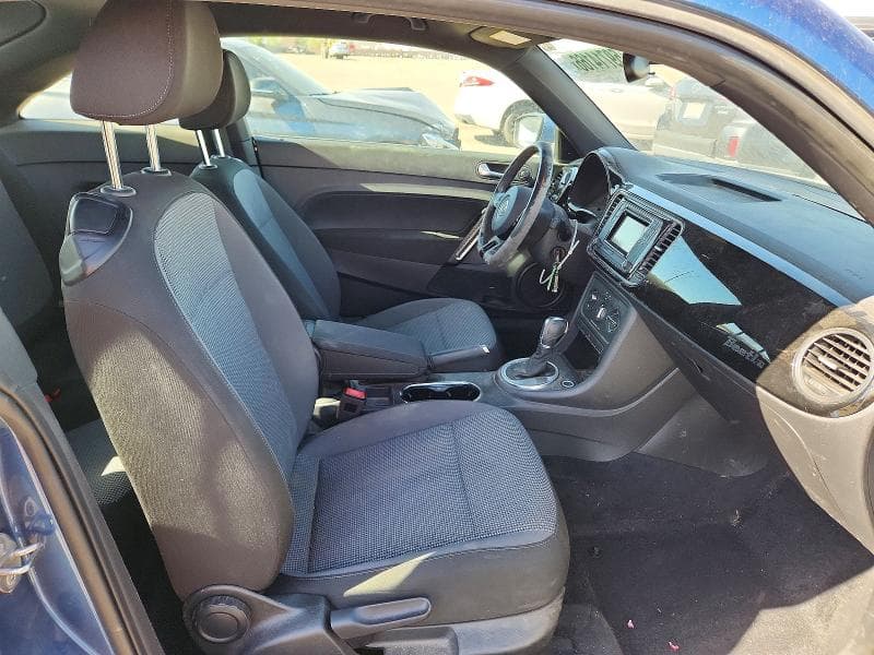 2019 VOLKSWAGEN BEETLE S 10