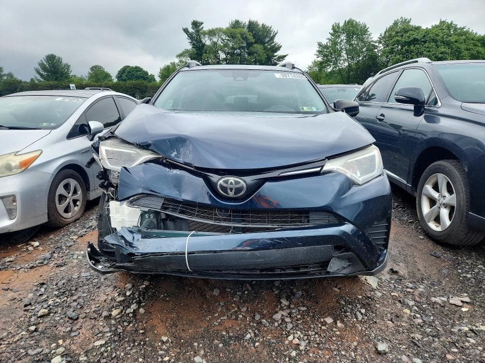 2017 TOYOTA RAV4 LE 5