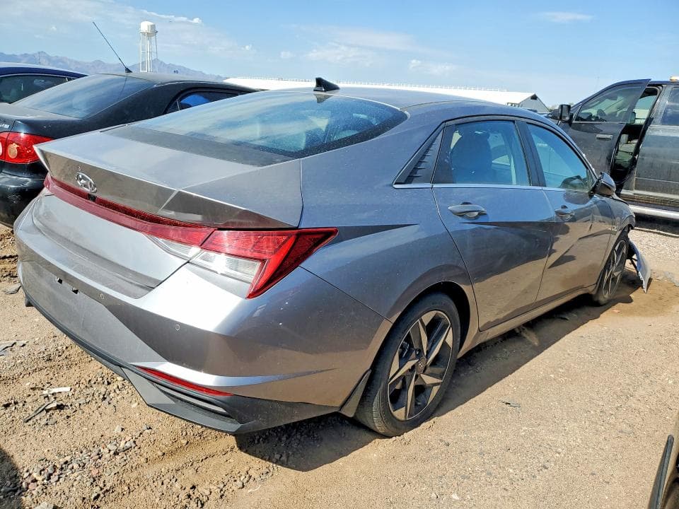 2022 HYUNDAI ELANTRA LIMITED 3