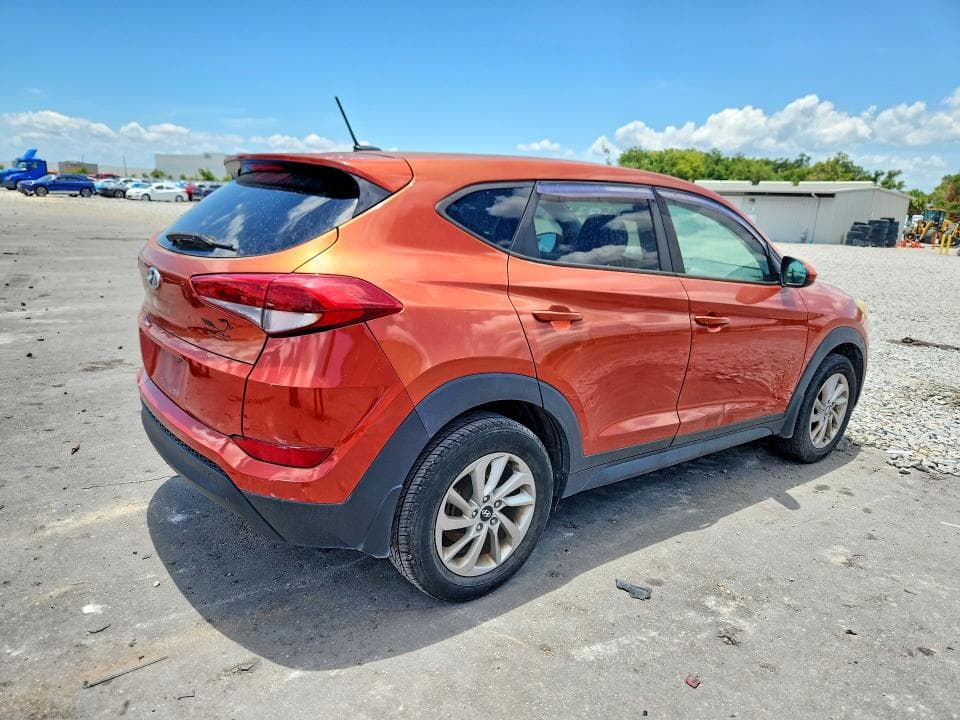 2017 HYUNDAI TUCSON SE 3