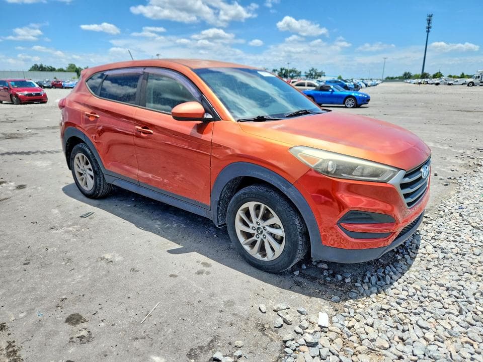 2017 HYUNDAI TUCSON SE 4