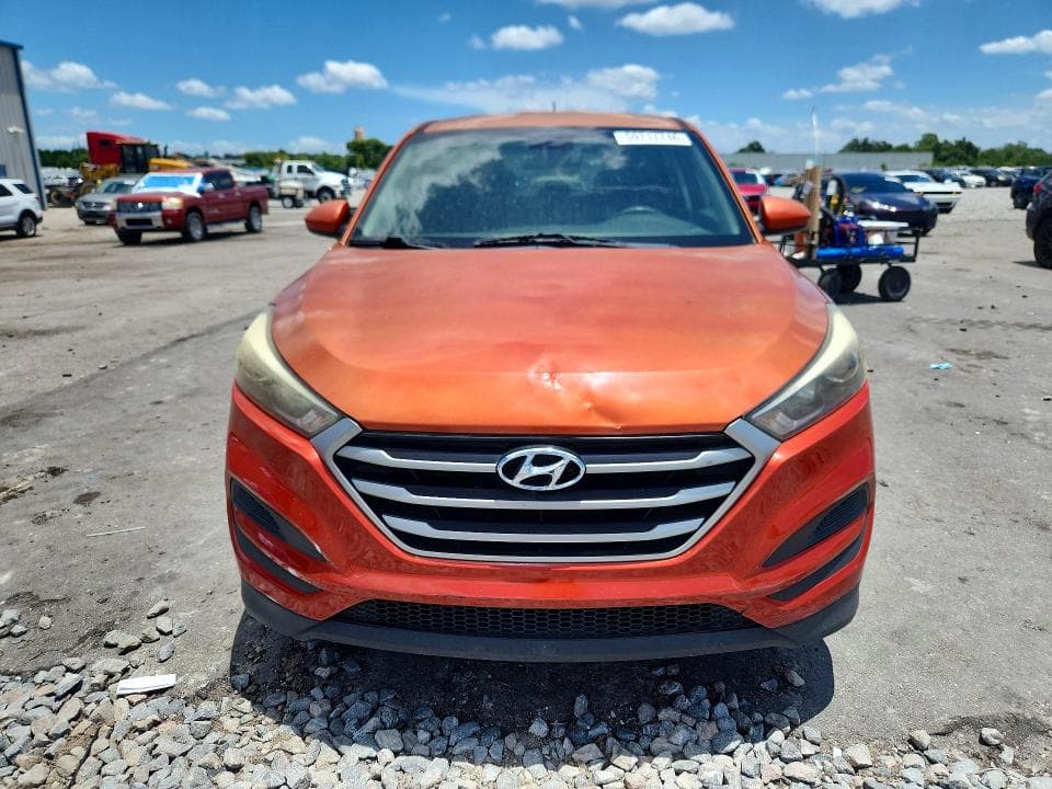2017 HYUNDAI TUCSON SE 5