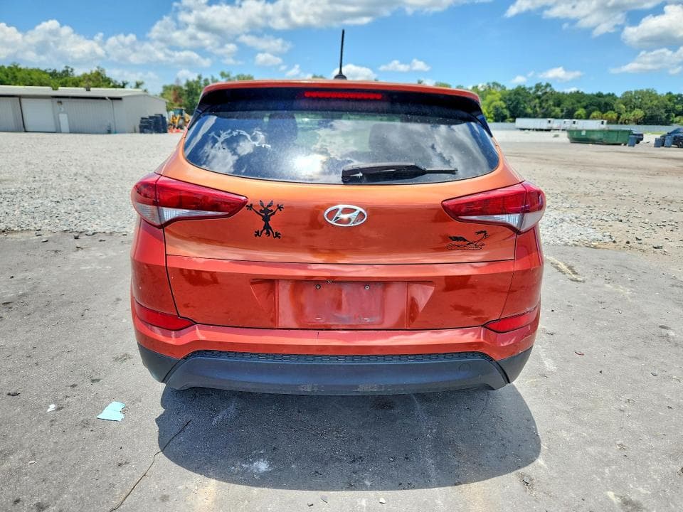 2017 HYUNDAI TUCSON SE 6