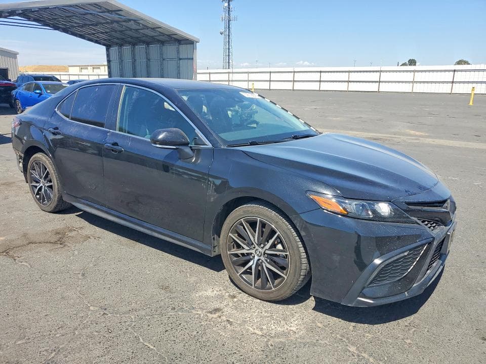 2023 TOYOTA CAMRY SE 4