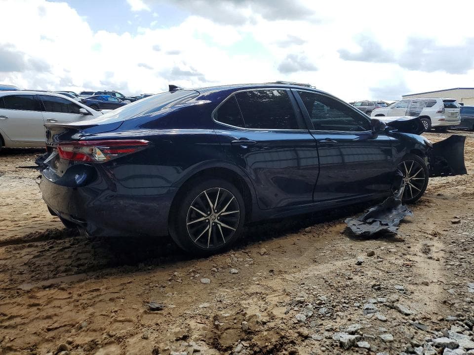 2021 TOYOTA CAMRY SE 3