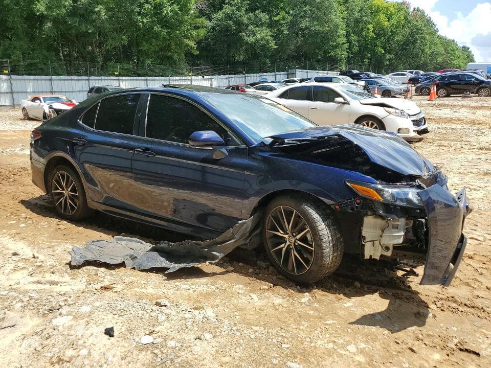2021 TOYOTA CAMRY SE 4