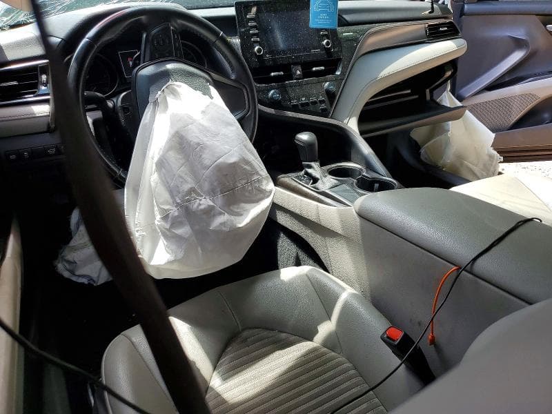 2021 TOYOTA CAMRY SE 8
