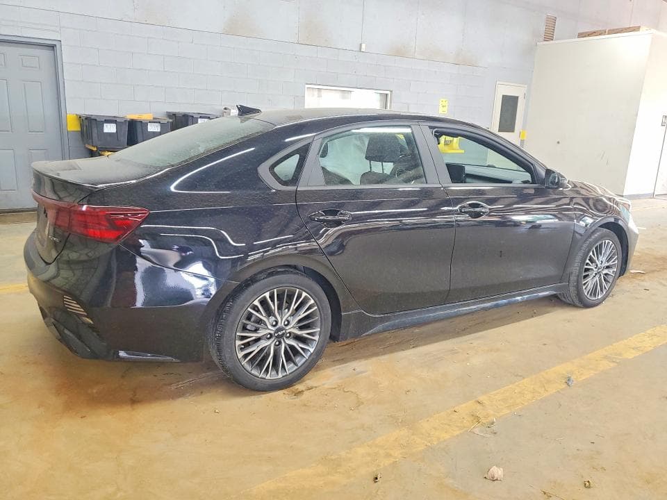 2022 KIA FORTE GT LINE 3