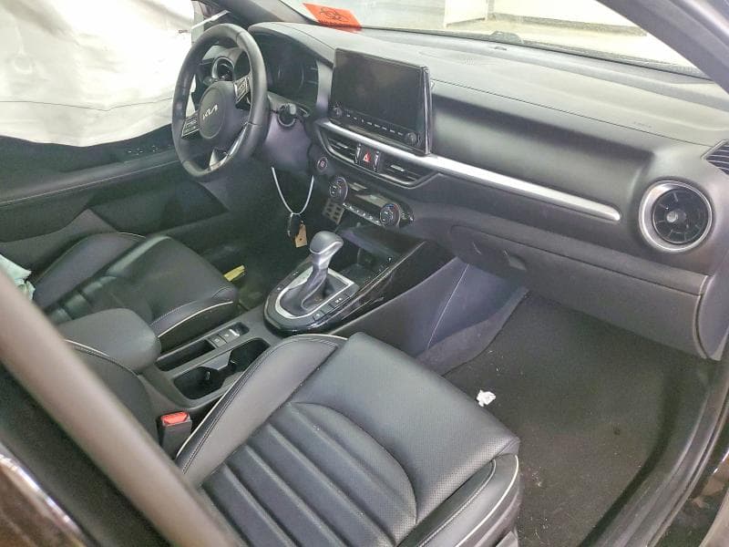 2022 KIA FORTE GT LINE 8