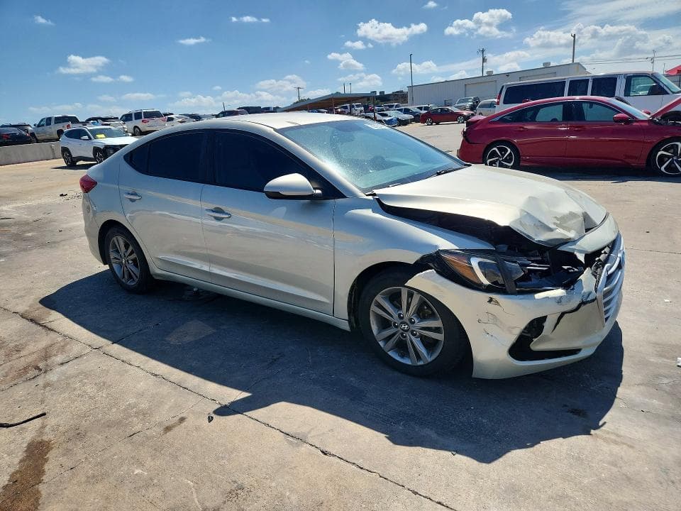 2017 HYUNDAI ELANTRA SE 4