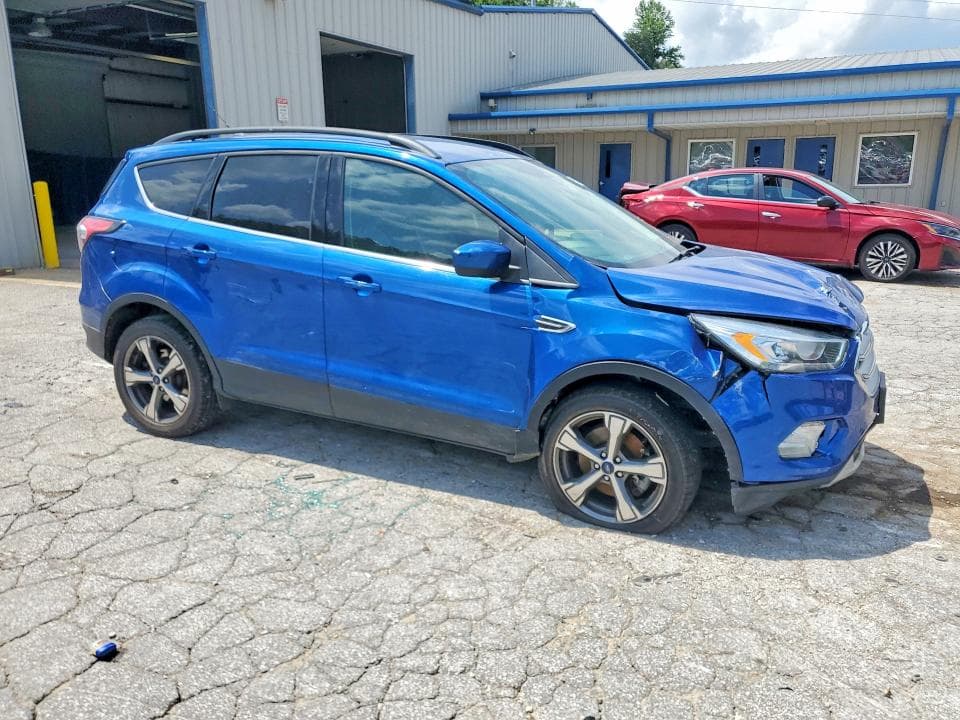2017 FORD ESCAPE SE 4