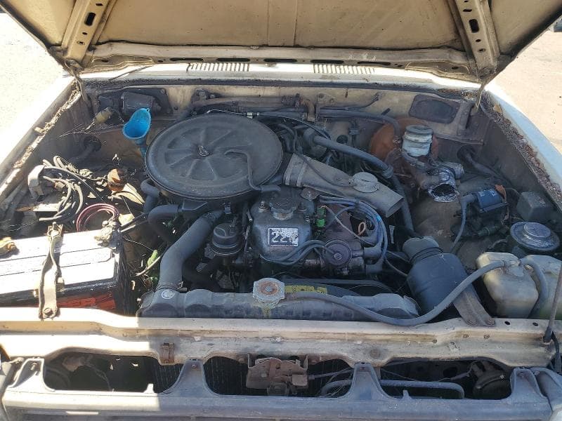 1982 TOYOTA PICKUP / CAB CHASSIS 1/2 TON DLX 1/2 TON DLX 11