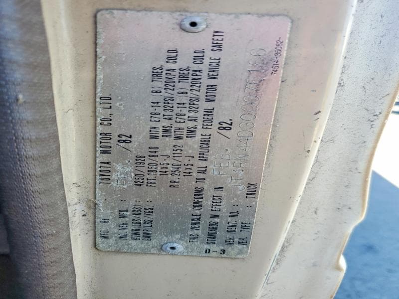 1982 TOYOTA PICKUP / CAB CHASSIS 1/2 TON DLX 1/2 TON DLX 12
