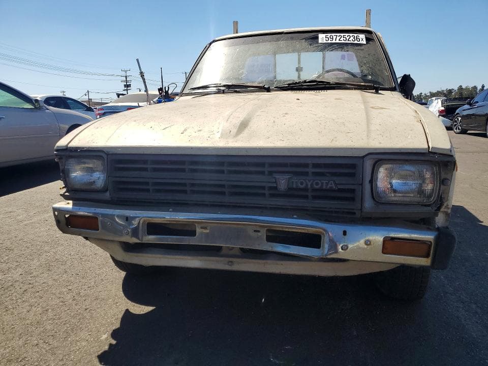 1982 TOYOTA PICKUP / CAB CHASSIS 1/2 TON DLX 1/2 TON DLX 5