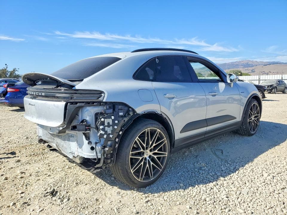 2024 PORSCHE MACAN 4 3
