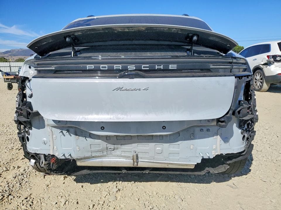 2024 PORSCHE MACAN 4 6