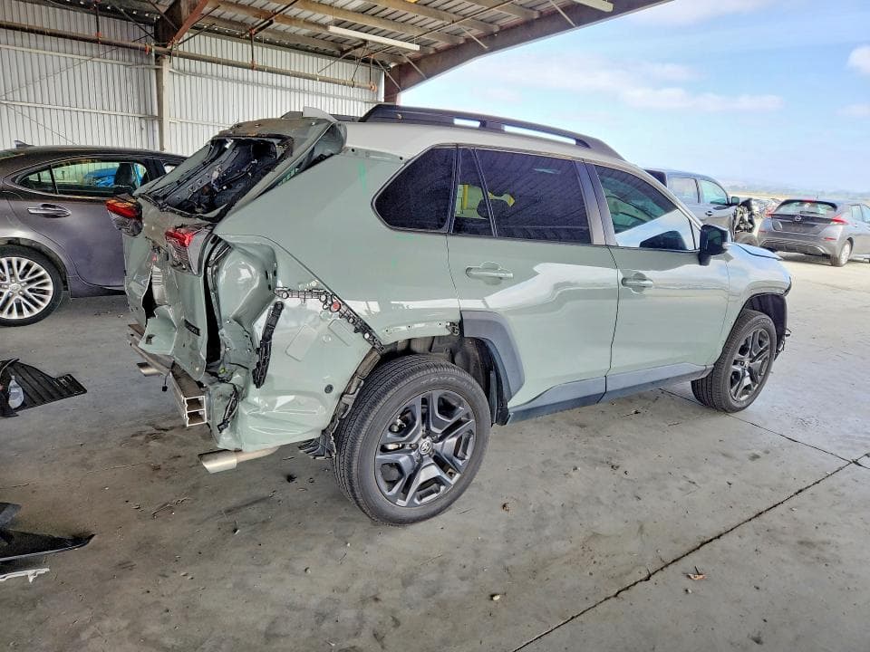 2023 TOYOTA RAV4 ADVENTURE 3