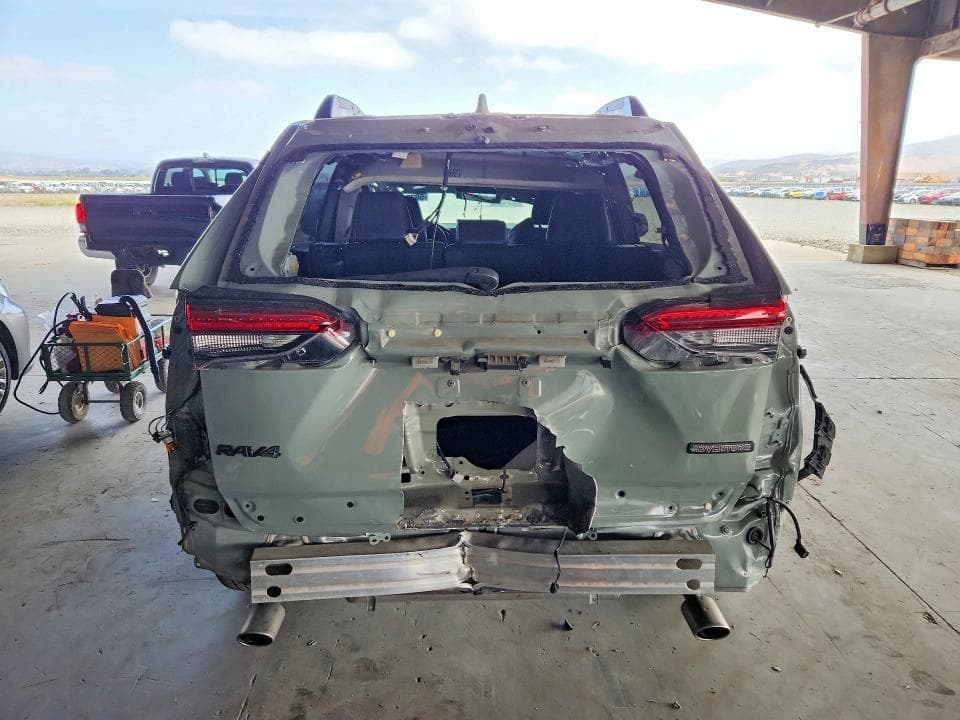 2023 TOYOTA RAV4 ADVENTURE 6