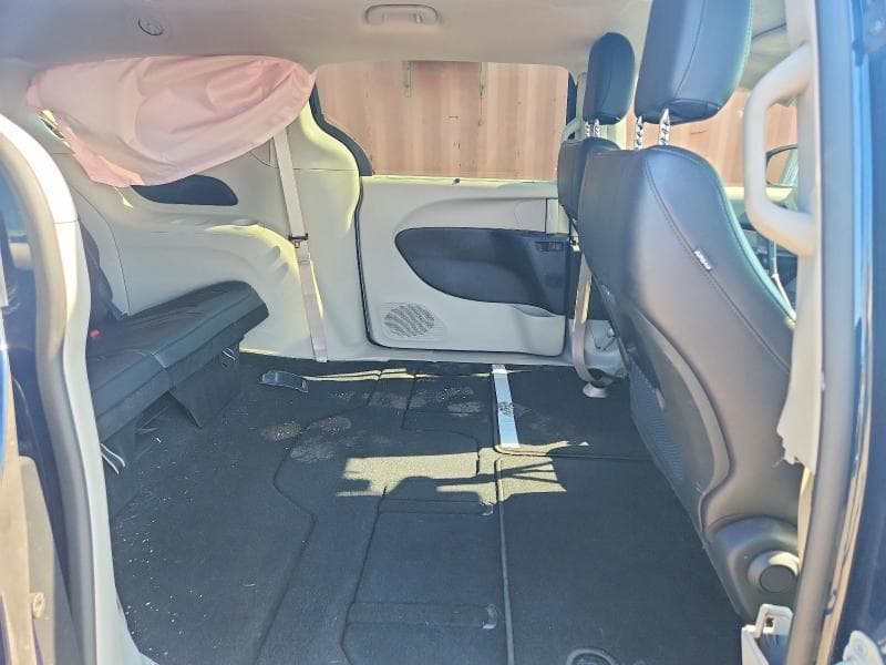 2022 CHRYSLER PACIFICA TOURING L 10